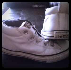 Converse girls white high top shoes size 2 kid